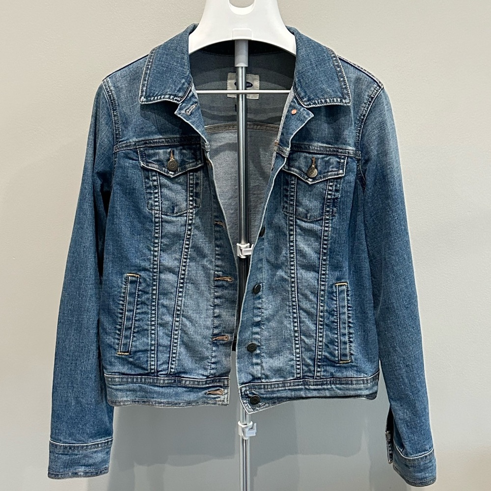Old Navy Blue Jean Jacket, Great Condition (L)